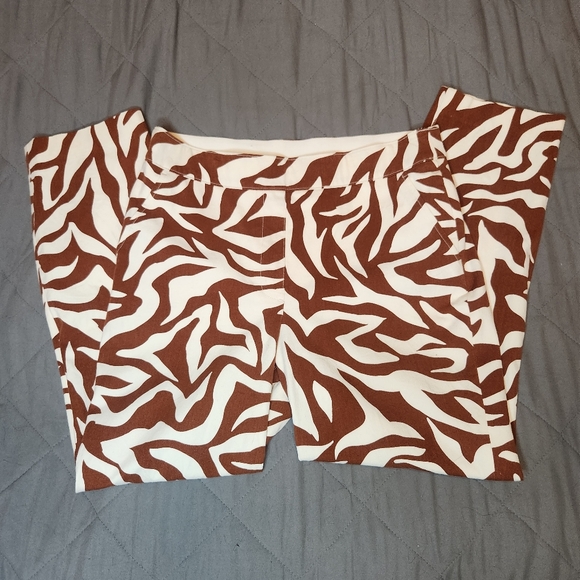 Spanx Womens Size M On-the-Go Printed Ankle Slim Straight Pant Clay Zebra Stripe - Picture 2 of 6